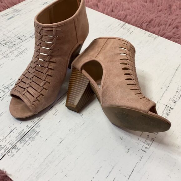 Blush Booties - Picture 4 of 4